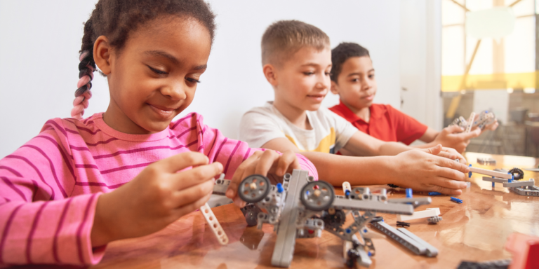 Explore the World of Electronics: Top 5 Circuit Kits for Kids